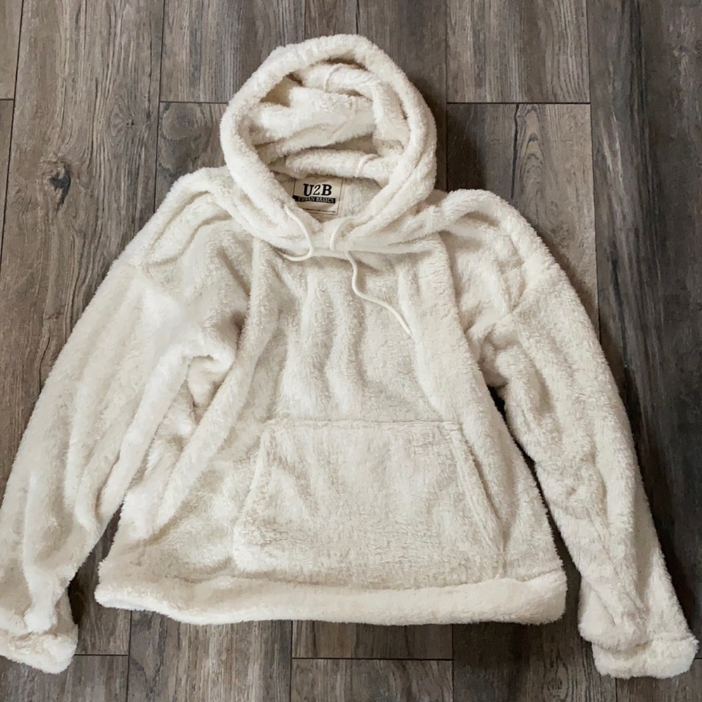 NEVER WORN Urban Sherpa hoodie